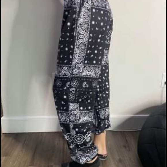 BRAND NEW ZAFUL PANTS (L) FITS SMALL - Picture 1 of 1